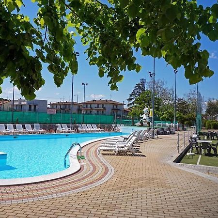 Hotel Gattuccio Чезенатико Екстериор снимка