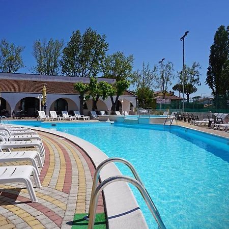 Hotel Gattuccio Чезенатико Екстериор снимка