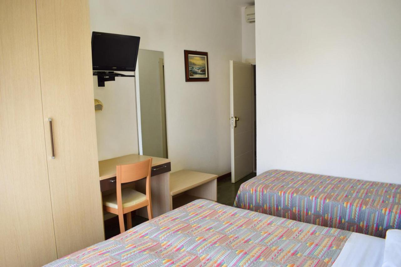 Hotel Gattuccio Чезенатико Екстериор снимка