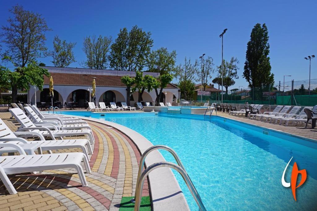 Hotel Gattuccio Чезенатико Екстериор снимка