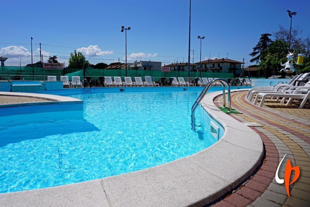 Hotel Gattuccio Чезенатико Екстериор снимка