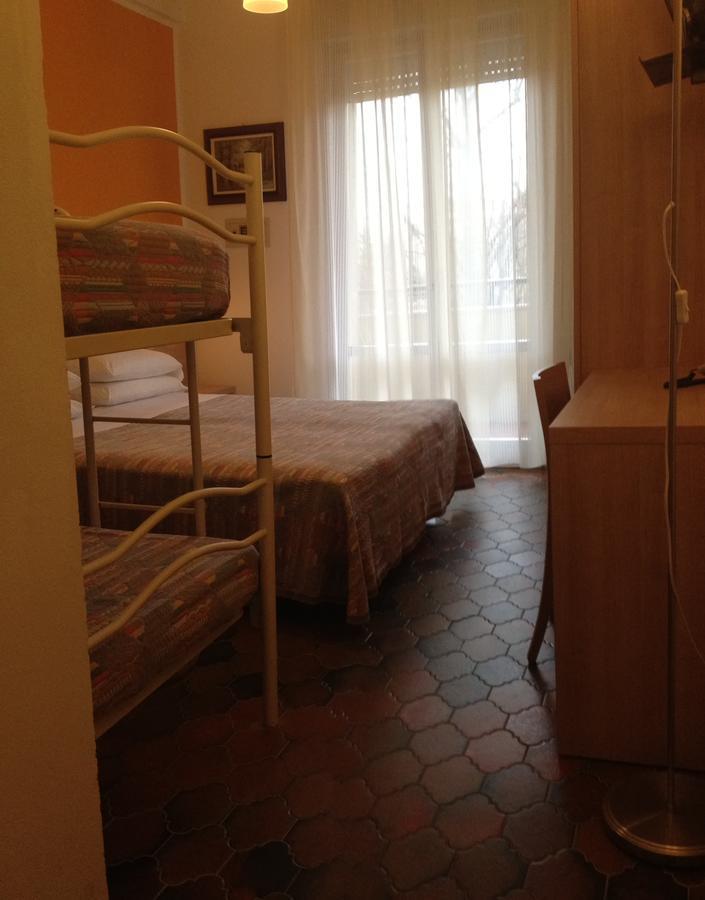 Hotel Gattuccio Чезенатико Екстериор снимка
