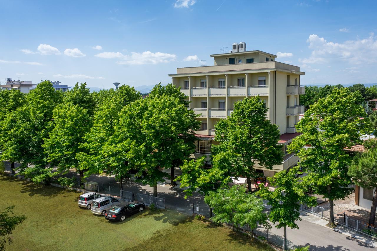 Hotel Gattuccio Чезенатико Екстериор снимка